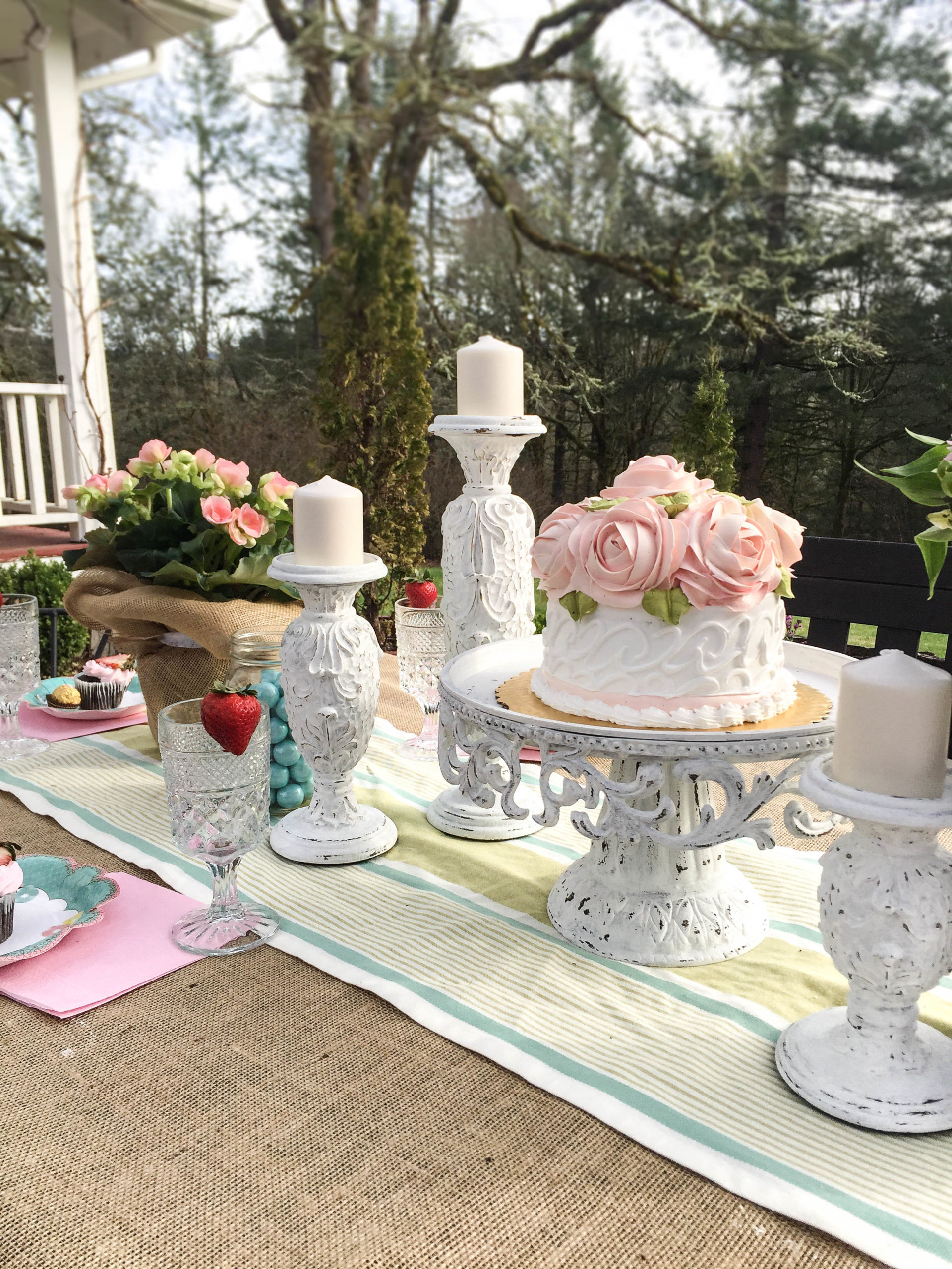 Creative Outdoor Dining Easter Brunch Ideas