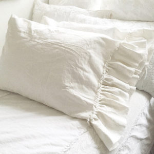 Hallstrom Home Gorgeous Summer Pillow Decor Tips