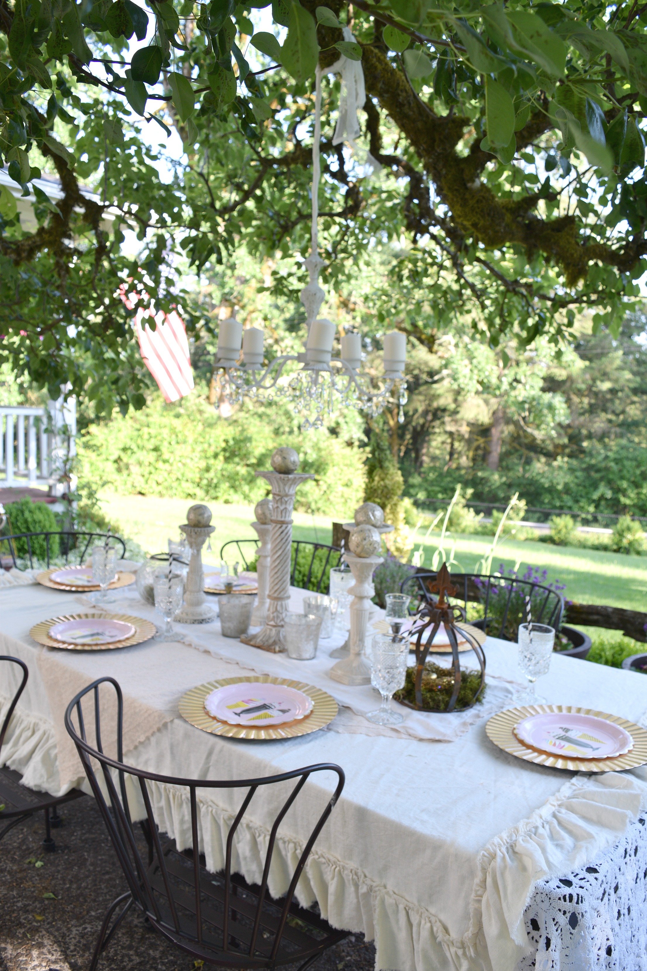 Garden Party Tablescape Decor