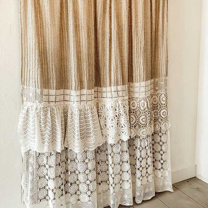 DIY Shabby Chic Shower Curtain Tutorial #shabbychic #chicfarmhouse #farmhouse #farmhousebathroom #frenchfarmhouse #bathroomremodel #showercurtain #hallstromhome #shabbychicbathroom #chichomedecor #homeremodel #designtips #diy #diycrafts #tutorial #showercurtaintutorial 