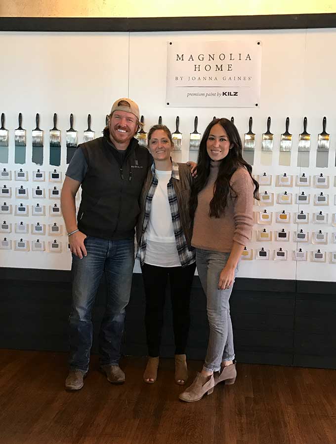 Personally Interviewing Chip and Joanna Gaines Fixer Upper|chip and joanna|Magnolia market|farmhouse decor|hearth and hand|chip and jo interview|magnolia silos|Kilz Paint|magnolia table|modern farmhouse|fixer upper|HGTV|Magnolia Market list|fixer upper interview|hallstrom home