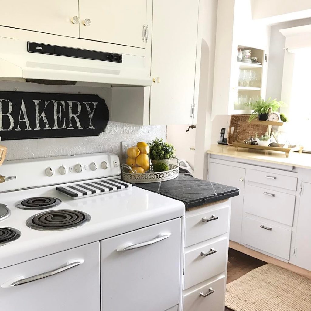 Updating Your Farmhouse Kitchen Under $1000