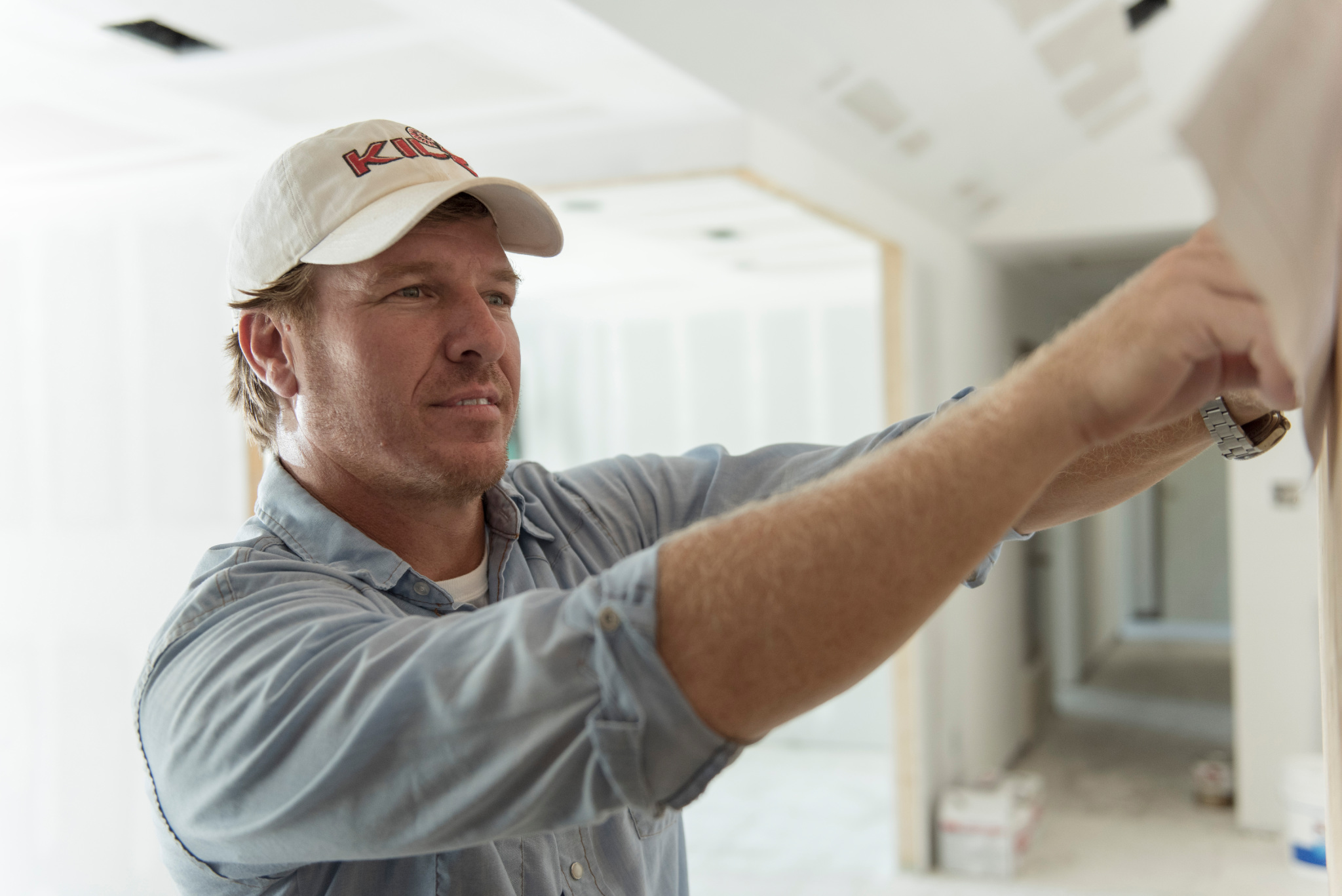 Chip Gaines with Kilz brand primer