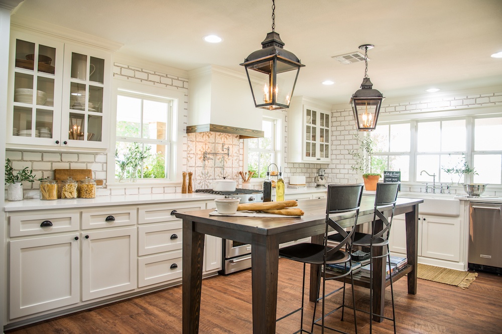 seven farmhouse kitchen designs