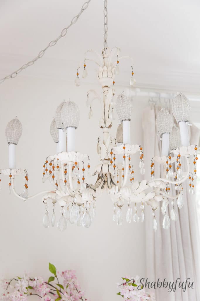 13 Farmhouse Chandeliers for Every Home Hallstrom Home