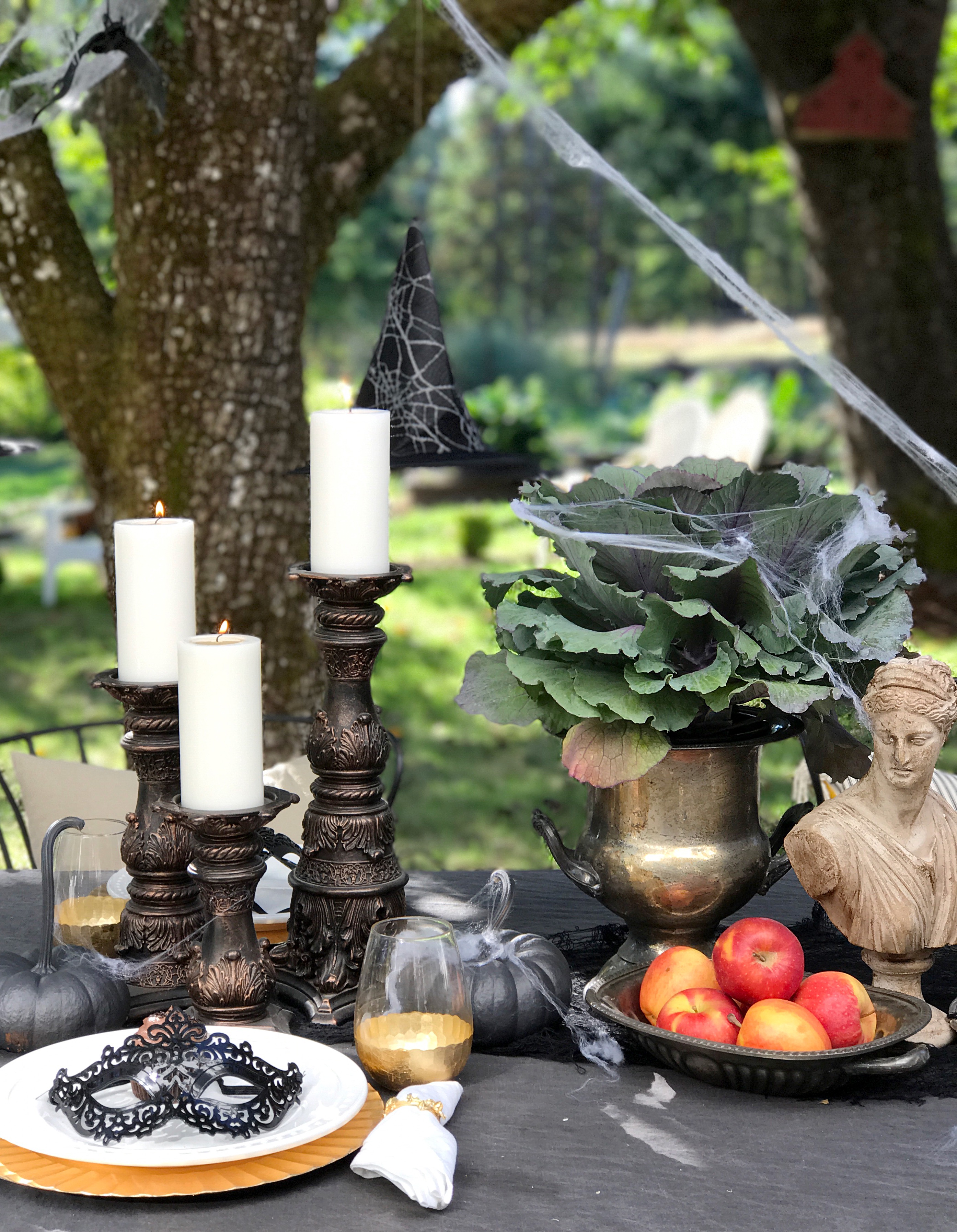 Our Elegant Farmhouse Halloween Tips|chic Halloween Party|Halloween chic|elegant Halloween dinner party|Halloween party themes|Halloween party ideas for adults|Halloween tablescape|Halloween party decor|sophisticated Halloween dinner party|halloween chic|kids parties|halloween party|hallstromhome