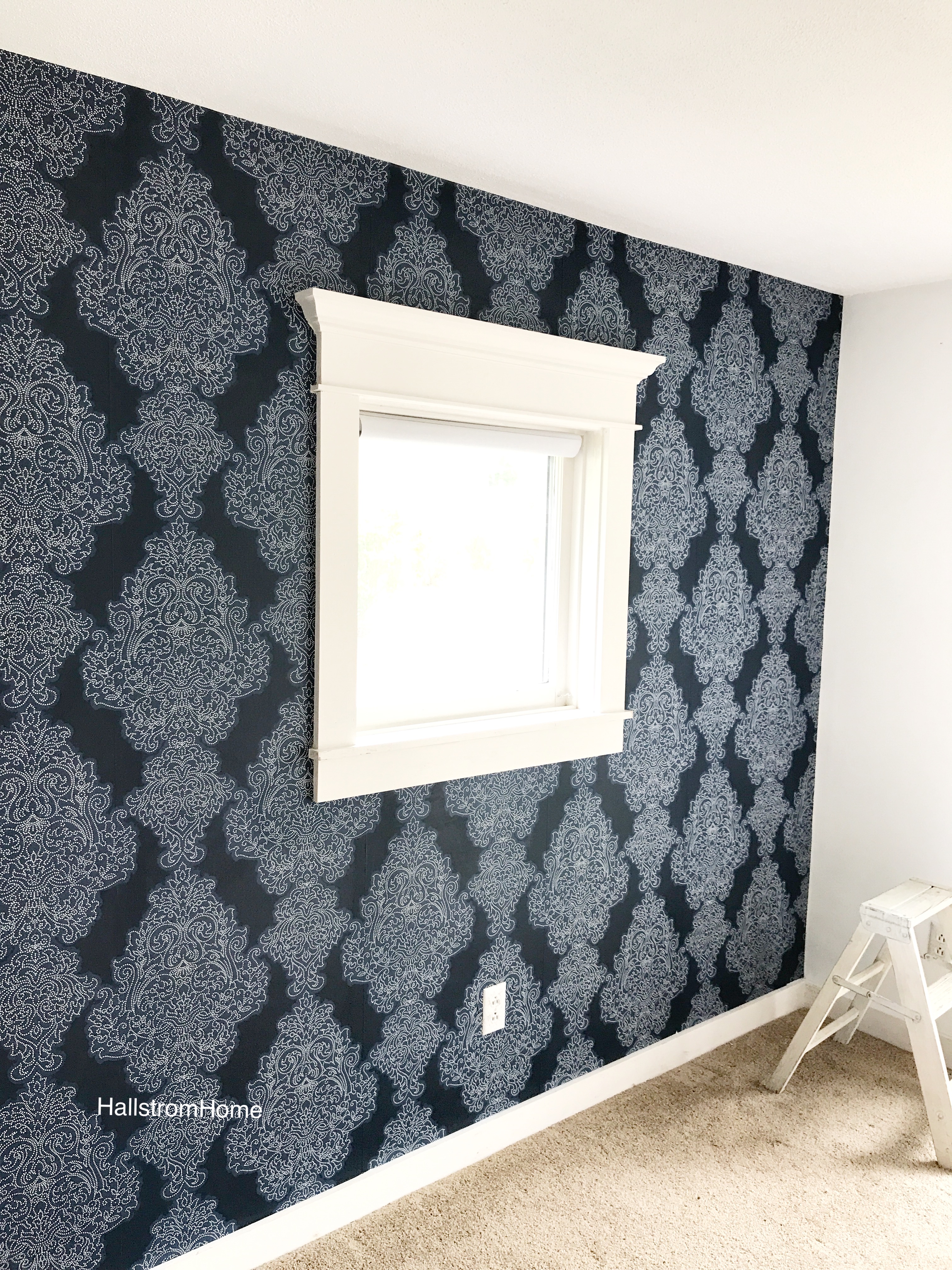 Tips for Hanging Bedroom Wallpaper Without Fighting