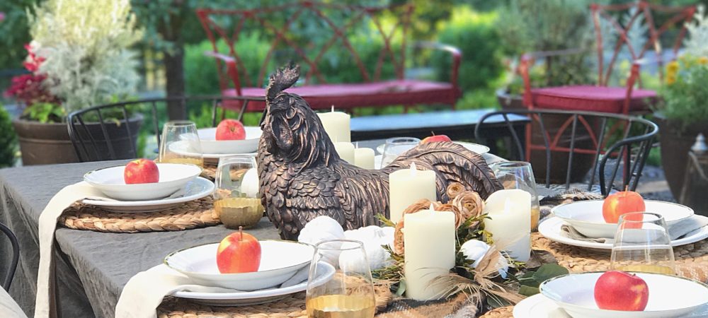 My Thanksgiving Table with Apple Crumble Dessert