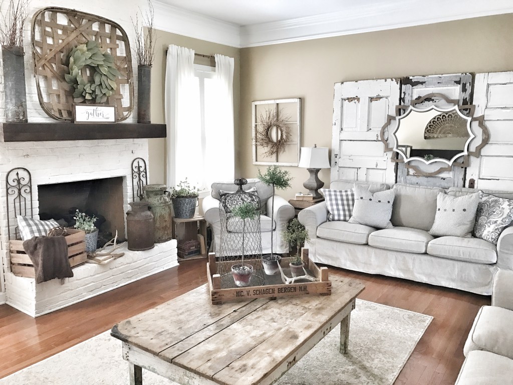 10 Gorgeous Farmhouse Living Rooms|farmhouse living room|shabby chic|white farmhouse|farmhouse decor|living room update|antique|diy|tutorials|update new year|new home decor|winter decor|shabby chic farmhouse|how to|pillows|farmhouse pillows|magnolia|chip and joanna|joanna gaines|hallstrom home