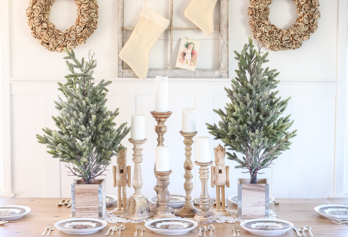 The Best Christmas Farmhouse Decor on Amazon|farmhouse Christmas|Christmas Decor|Amazon Prime|Amazon finds|amazon seasonal decor|Farmhouse Christmas decorating ideas|farmhouse Christmas Decor ideas|Christmas decorating|Christmas ideas|farmhouse Christmas decor|holiday home decor|seasonal Christmas decor|shabby chic Christmas|housebeautiful|hallstromhome