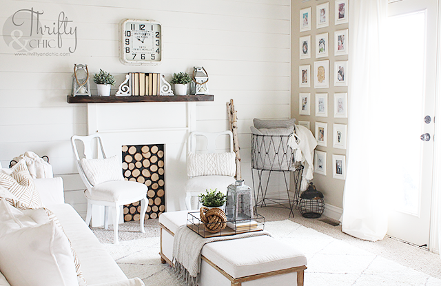 10 Gorgeous Farmhouse Living Rooms|farmhouse living room|shabby chic|white farmhouse|farmhouse decor|living room update|antique|diy|tutorials|update new year|new home decor|winter decor|shabby chic farmhouse|how to|pillows|farmhouse pillows|magnolia|chip and joanna|joanna gaines|hallstrom home