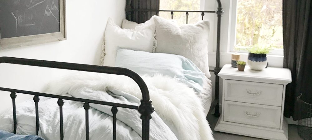 5 Style Tips for a Teen Girls Boho Farmhouse Bedroom|boho bedroom|boho decor|bohemian farmhouse bedroom|bohemian farmhouse style|bedroom update|boho teenage girl bedroom|teen girl bedroom update|boho farmhouse decor|style tips|bedroom style tips|how to decorate boho|how to decorate boho bedroom|boho bedroom decor|style tips for teen girls|teen girls bedroom ideas|hallstromhome.com