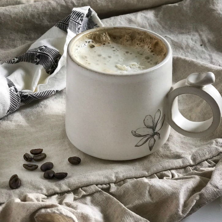 Amazing Salted Caramel Pumpkin Spice Latte Recipe|salted caramel latte|psl|pumpkin spice latte|salted caramel pumpkin spice latte|fall recipe |fall coffee|psl without puree|pumpkin bath and body works|pumpkin spice |pumpkin recipe |pumpkin spice recipe|HallstromHome.com