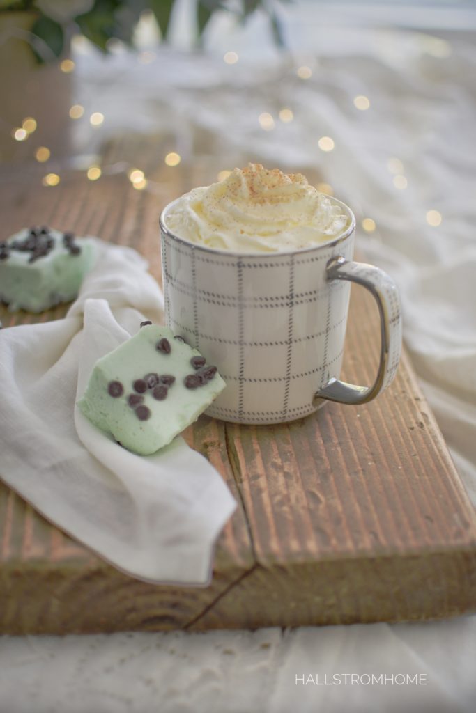 Homemade Marshmallows/Mint Chocolate Chip|mint marshmallow recipe|mint chocolate chip|mint chocolate marshmallow recipe| mint chocolate chip marshmallows|marshmallow recipe|Christmas recipes|Holiday recipes|marshmallow recipe mint|kids recipes|recipes for kids|gift recipes|christmas recipe gifts|unique edible gifts|homemade edible gifts|hallstromhome