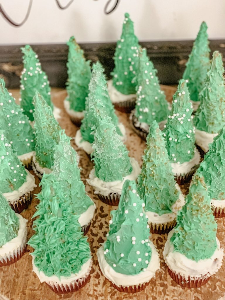 Christmas Tree Cupcakes with Sugar Cones|christmas cupcakes|christmas cupcake ideas|christmas recipes|holiday recipes|dessert|christmas dessert|kids recipes|recipes kids can make|ice cream cone tree|christmas tree cupcake|hallstromhome