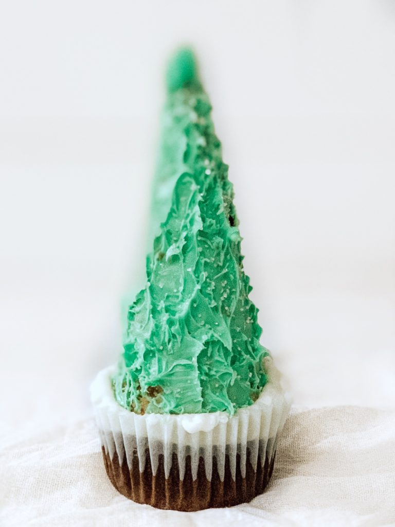 Christmas Tree Cupcakes with Sugar Cones|christmas cupcakes|christmas cupcake ideas|christmas recipes|holiday recipes|dessert|christmas dessert|kids recipes|recipes kids can make|ice cream cone tree|christmas tree cupcake|hallstromhome