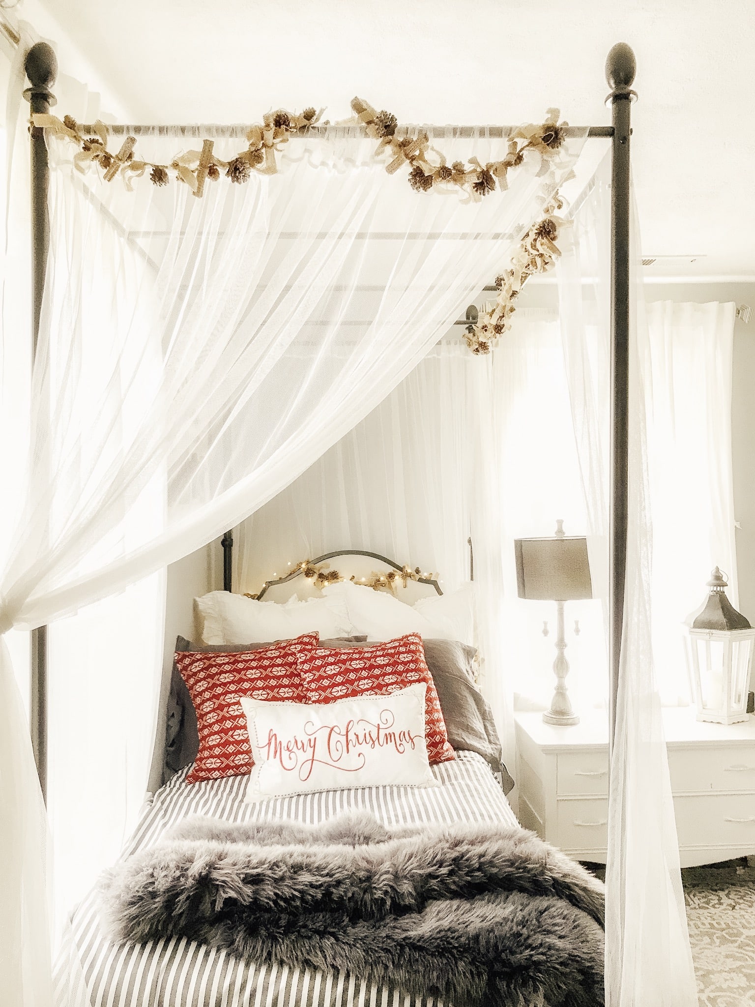 How to Keep it Simple this Christmas Season/Home Tour Hallstrom Home