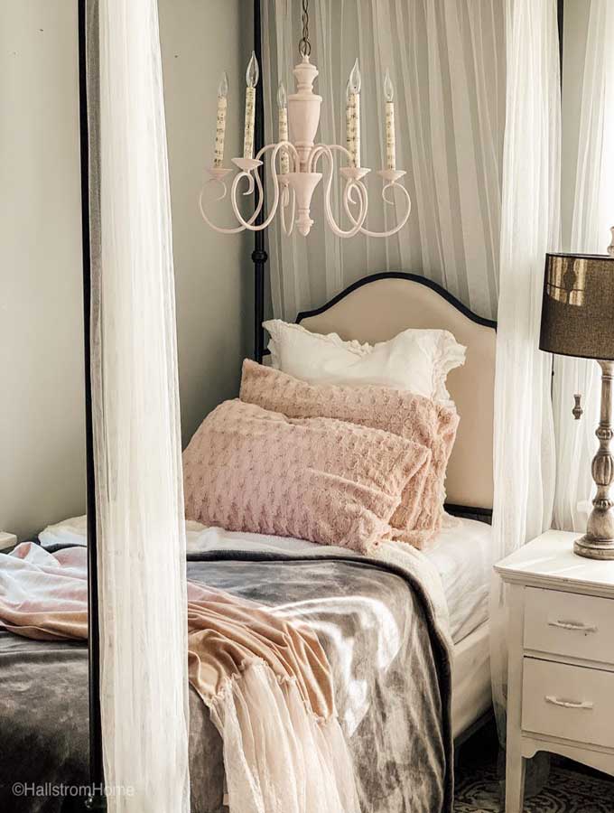 Chandelier Makeover in Minutes\Bedroom on a Budget – Hallstrom Home