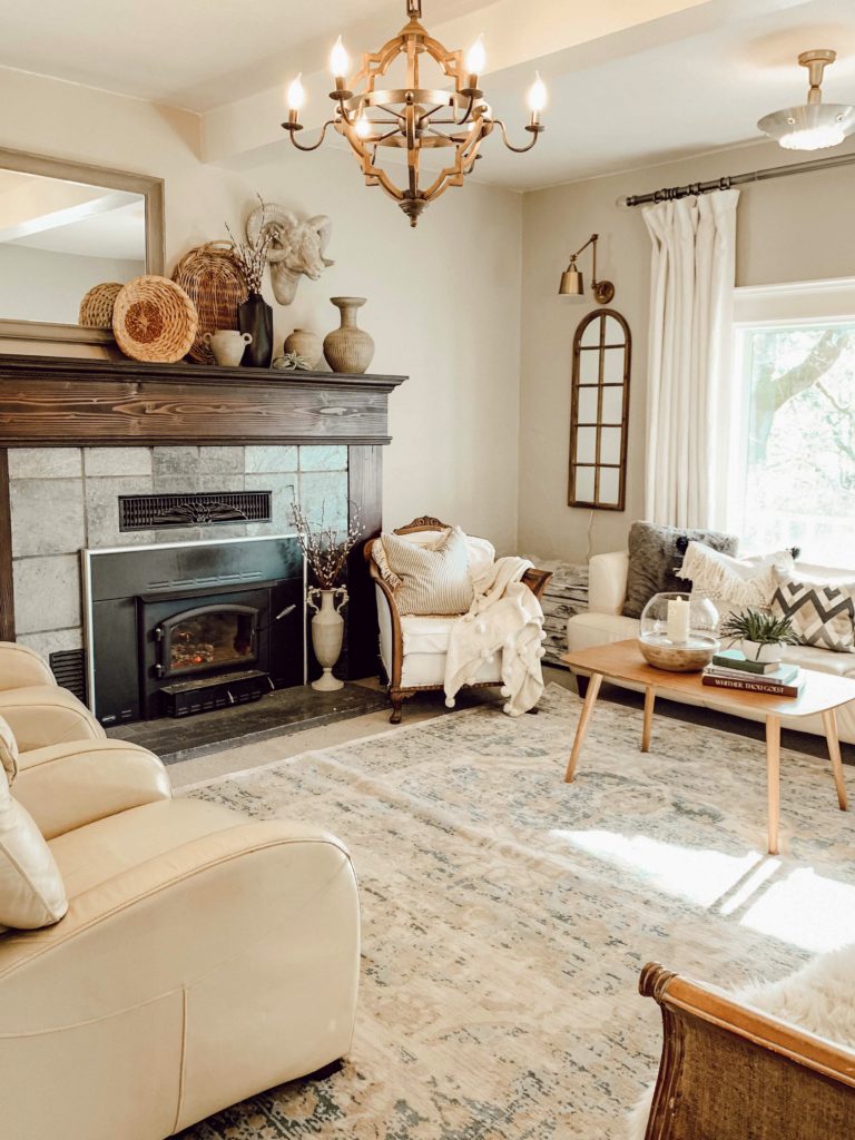 Hygge Living Room/7 Style Tips|how to live a hygge lifestyle|hygge checklist|elements of hygge|cozy hygge decor|farmhouse decor|hallstrom home|crusty farmhouse|crusty living|farmhouse style
