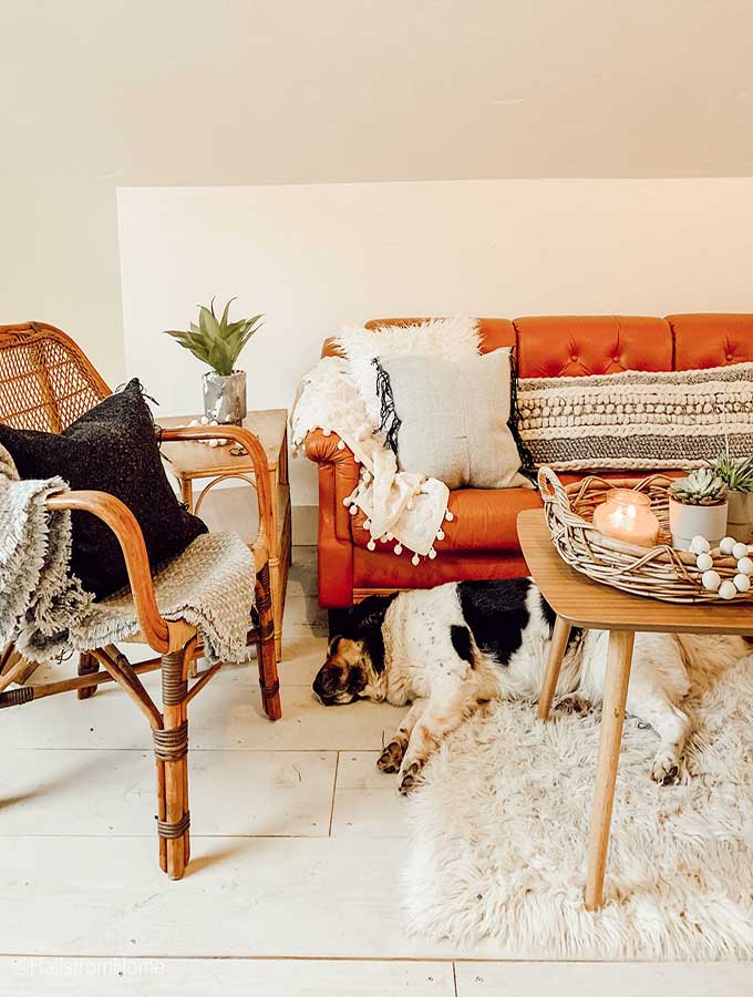 Tips for Styling Your Hygge Home with Pillows|hygge home|scandinavian home|minimalist|Hygge home accessories|adding hygge|how to live a hygge lifestyle|pillow|throw pillows|hygge throw pillows|decor pillows|hygge design|scandinavian design|home decor|HallstromHome