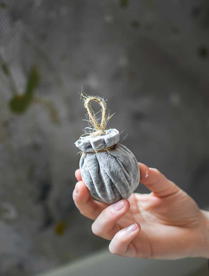 How to Make Velvet Easter Eggs|Easter egg tree|velvet eggs|velvet easter eggs|shabby chic eggs|shabby chic|shabby chic decor|diy velvet eggs|velvet egg tutorial|diy egg tutorial|diy egg tree|fancy easter eggs|easter home decor|Easter decor|farmhouse Easter|velvet|HallstromHome