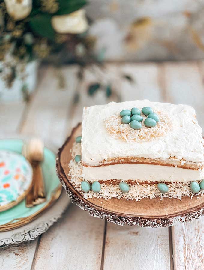 Spring Tablescape with Easy Desserts|Spring tablescape|easter tablescape|cake recipes|cupcake recipes|easy recipes|easy desserts|coconut cake|carrot cake|easter dessert|farmhouse tablescape|modern tablescape|table setting|spring table setting|best dessert|kids dessert|Hallstrom Home