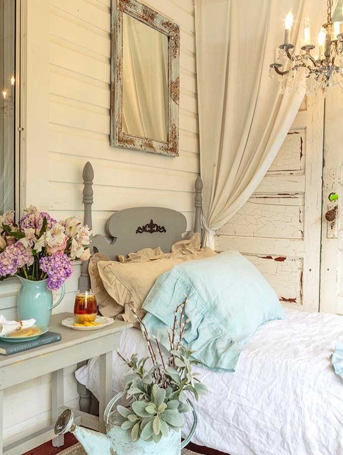 Farmhouse Front Porch|country style porch|farmhouse decor|shabby chic|shabby chic porch|front porch ideas|Modern Farmhouse|Farmhouse decor|home decorating ideas|home decor|farmhouse decor|shabby chic decor|hallstrom home