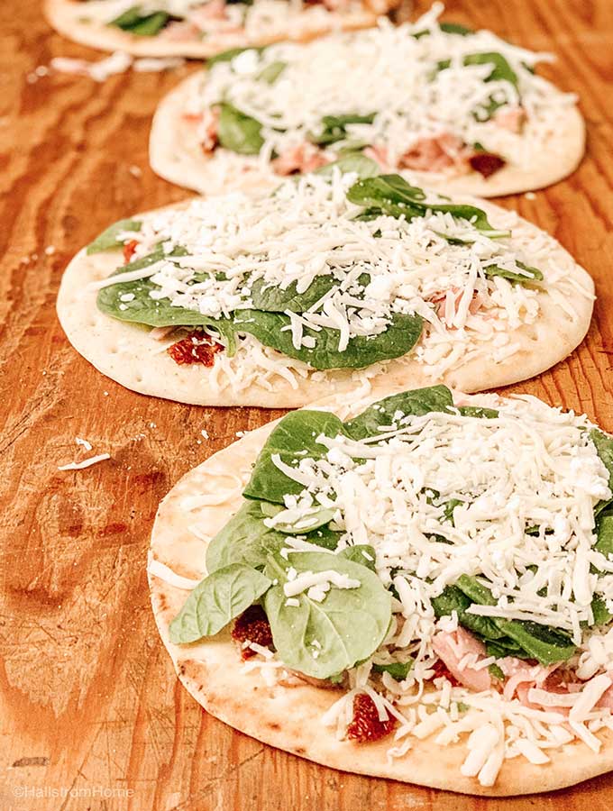 Magnolia Table Pizza|magnolia table recipes|Magnolia table menu|magnolia table cookbook|magnolia table flatbread pizza|pizza recipe|flatbread pizza|joanna gaines|magnolia market|farmhouse recipes|easy dinner|quick dinner|dinner recipes|hallstromhome