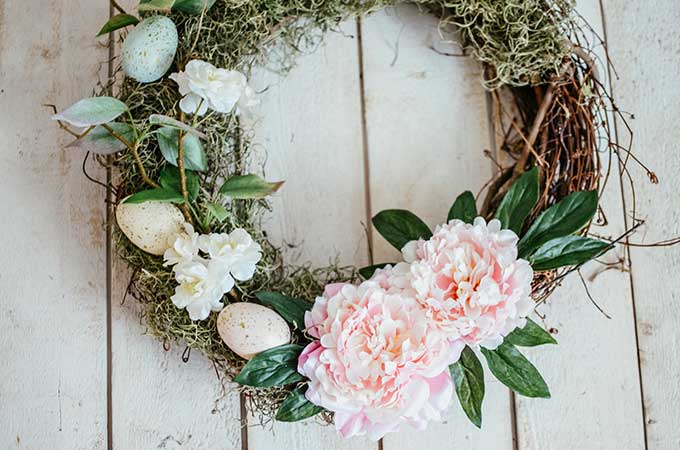 Easy Easter Egg Wreath/How to Make|Grapevine wreath|spring wreath|grapevine wreath for spring|easter wreath|wreath diy|easy wreath diy|wreath tutorial|spring diy|easter egg wreath|egg wreath|kids diy|front door wreath|farmhouse wreath|wall decor|farmhouse decor|Hallstrom Home