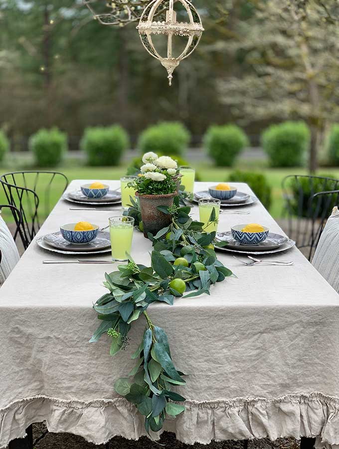 Spring Outdoor Table Ideas