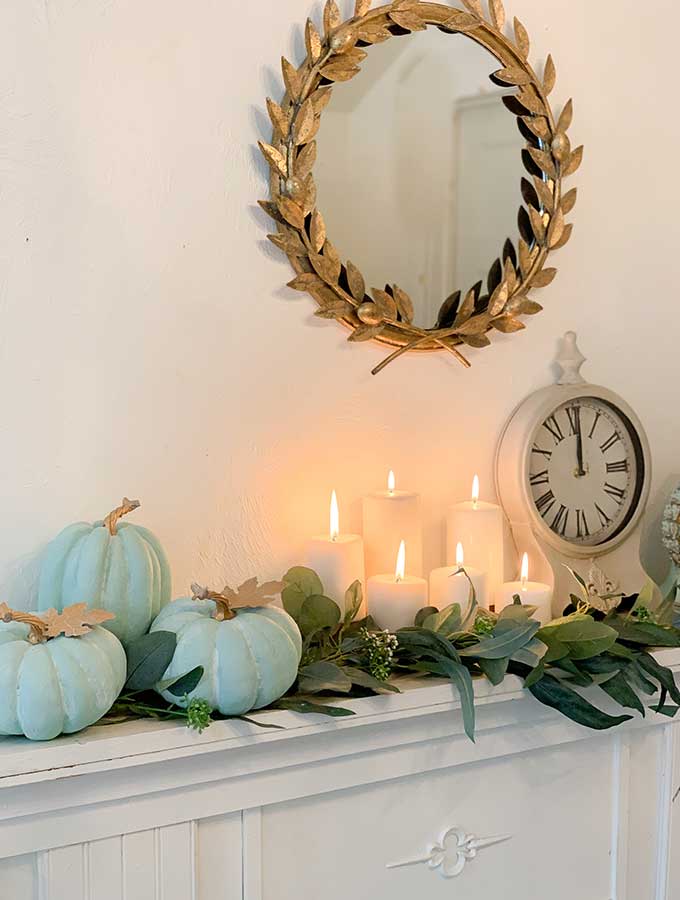 Fall Mantel Decor with Chalk Painted Pumpkins |simple mantel|simple fall mantel|cozy home|hygge home|easy diy|fall diy|fall crafts|gold leaf mirror|chalk paint craft|chalk paint diy|fall mantel decor|Fall home decor|fall farmhouse|farmhouse style|diy fall pumpkins|chalk painting pumpkins|painting pumpkins diy|neutral fall mantel |shabby chic mantel|Hallstrom Home