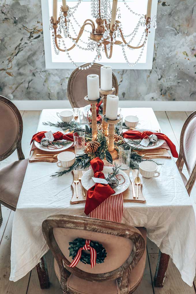 Easy Christmas Table Setting with Red |elegant Christmas Table| Holiday table|Christmas dinner|printables|free printables|christmas printables|shabby chic decor|farmhouse style|farmhouse christmas|easy tablescape|easy christmas tablescape|chic farmhouse|white farmhouse|vintage christmas|easy tablescape ideas|Hallstrom Home