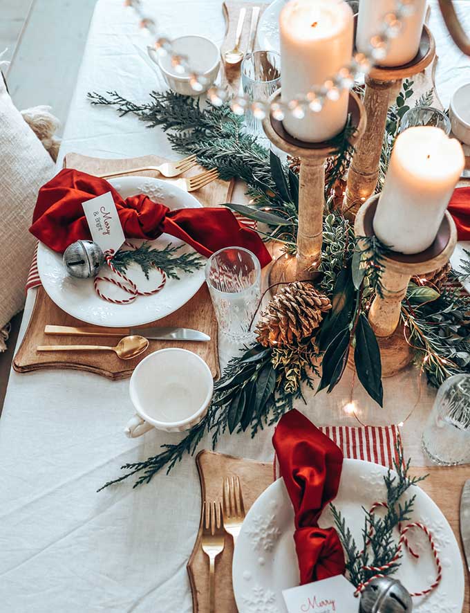 Easy Christmas Table Setting with Red |elegant Christmas Table| Holiday table|Christmas dinner|printables|free printables|christmas printables|shabby chic decor|farmhouse style|farmhouse christmas|easy tablescape|easy christmas tablescape|chic farmhouse|white farmhouse|vintage christmas|easy tablescape ideas|Hallstrom Home