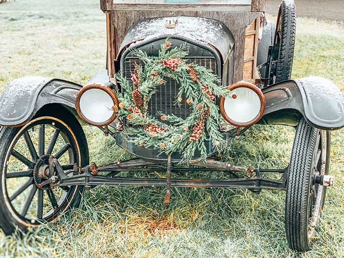 Old Truck Photo Shoot Tips |farmhouse style|christmas decor|farmhouse christmas|vintage christmas truck|vintage truck|christmas vintage truck|farmhouse decor|christmas delivery|christmas truck|old truck photo shoot|holiday decor|photo styling tips|photo tips|old truck|christmas tips|easy christmas decor|easy farmhouse christmas|white christmas |Hallstrom Home