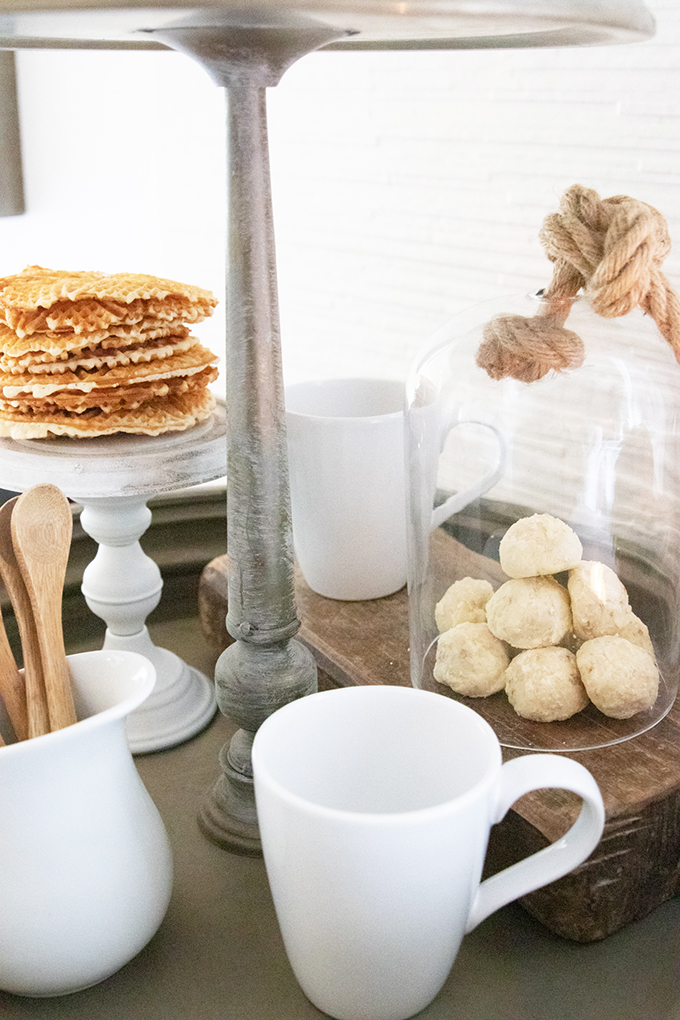 Tiered Tray Style Tips |Farmhouse Kitchen|Farmhouse Tiered Tray|Tiered Tray Styling|Cookie Tray Party|Party Planning|Cookie Party Tray|How to Decorate a Tiered Tray|Farmhouse Tiered Tray Decor|Cookie Tray Display|Farmhouse Kitchen Decor|Kitchen Farmhouse Style|Hallstrom Home