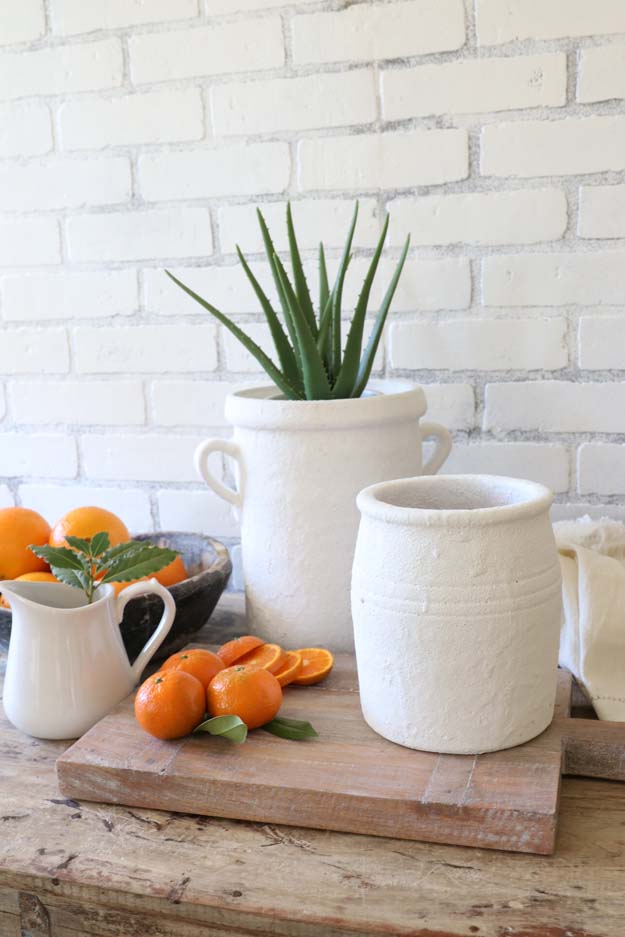 DIY Pot Painting with Texture |diy painting|how to paint|add texture to paint|textured paint|farmhouse style|shabby chic decor|farmhouse diy|painting tips|terra cotta pot|terra cotta planter|White terra cotta pot|textured terra cotta|course terra cotta|painting tutorial|paint diy|Hallstrom Home