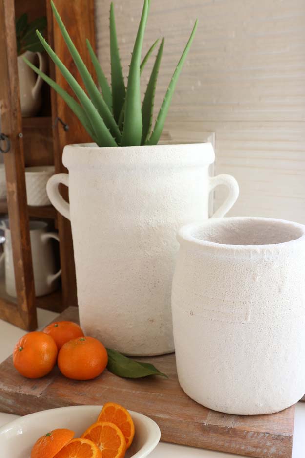 DIY Pot Painting with Texture |diy painting|how to paint|add texture to paint|textured paint|farmhouse style|shabby chic decor|farmhouse diy|painting tips|terra cotta pot|terra cotta planter|White terra cotta pot|textured terra cotta|course terra cotta|painting tutorial|paint diy|Hallstrom Home