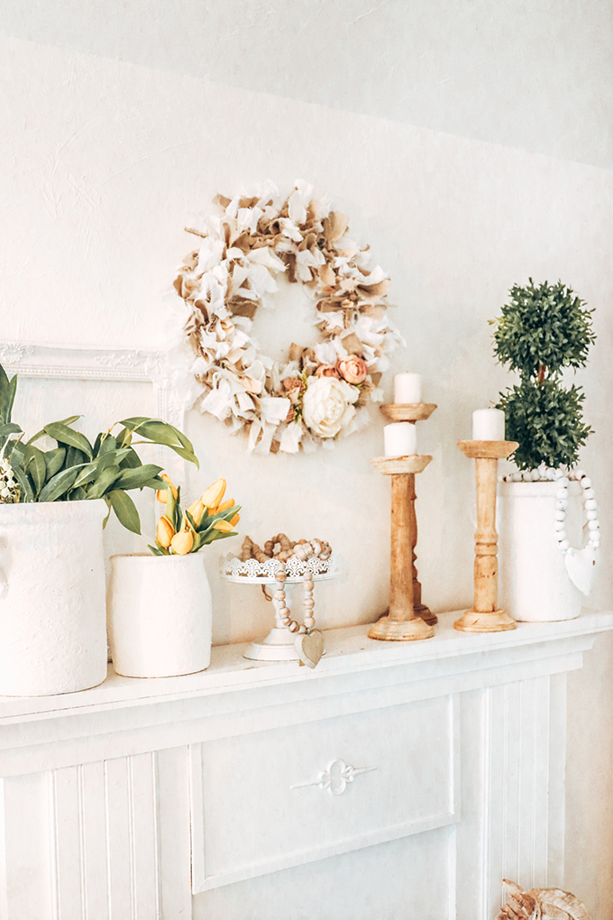 Fabric Rag Wreath Tutorial|Rag Wreath|Farmhouse Wreath DIY|Tattered Wreath|front door wreath|Tattered Wreath Tutorial|Fabric Wreath DIY|Fabric Rag Wreath DIY|Linen Wreath|Shabby Chic|Shabby Chic Decor|SPring Wreath|Farmhouse Style|Farmhouse tutorial|floral wreath|Hallstrom Home