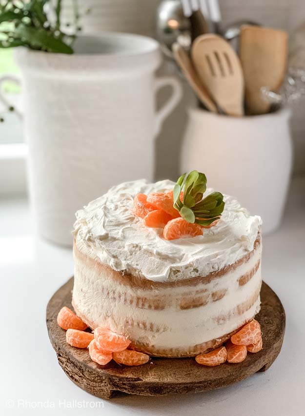 Naked Cake for Weddings |naked cake|wedding cake|naked cake ideas|naked cake with oranges|party cake|how to decorate cake|chocolate cake|vanilla cake|easy frosting|best frosting recipe|berry cake|wedding cake ideas|farmhouse cake|party planning|frosting recipe| Hallstrom Home