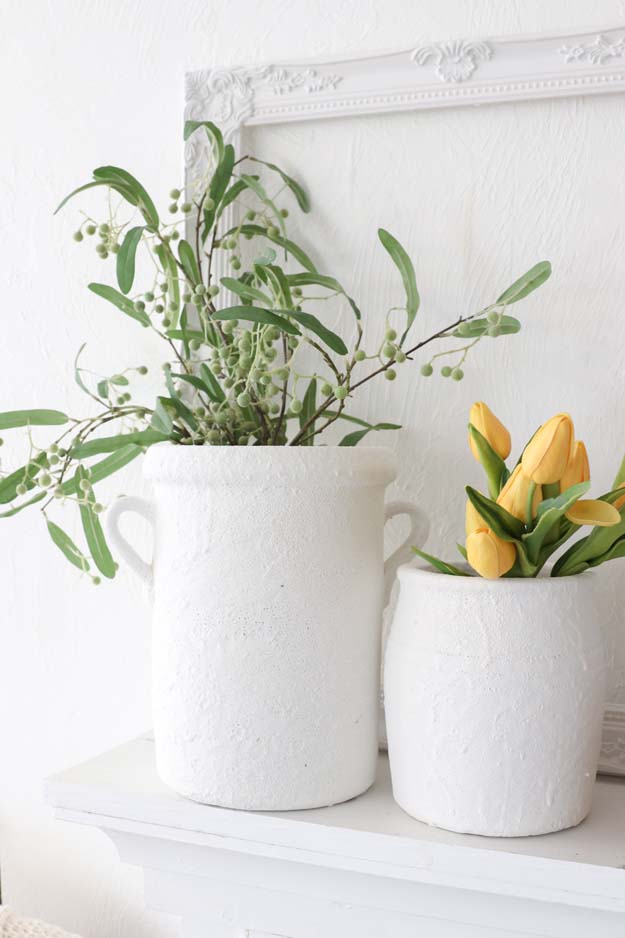 Spring Mantel Decor Trends |modern mantel|mantel decor|styling tips|white farmhouse|farmhouse decor|farmhouse style|boho decor|Terra cotta pots|wood home decor|wood farmhouse|white decor|spring decor|spring style|spring mantel|spring farmhouse|Hallstrom Home