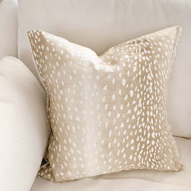 Trending Pillows for Home Decor |home decor|throw pillow|pillow trends|farmhouse pillow|throw pillow trends|boho pillows|boho home|farmhouse style|farmhouse pillows|shabby chic|shabby chic decor|cottage decor|striped pillow|best pillows|tassel pillows|pom pom pillows|lumbar pillows|modern throw pillow|Hallstrom Home