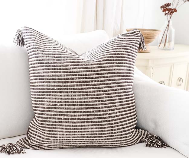 Trending Pillows for Home Decor |home decor|throw pillow|pillow trends|farmhouse pillow|throw pillow trends|boho pillows|boho home|farmhouse style|farmhouse pillows|shabby chic|shabby chic decor|cottage decor|striped pillow|best pillows|tassel pillows|pom pom pillows|lumbar pillows|modern throw pillow|Hallstrom Home