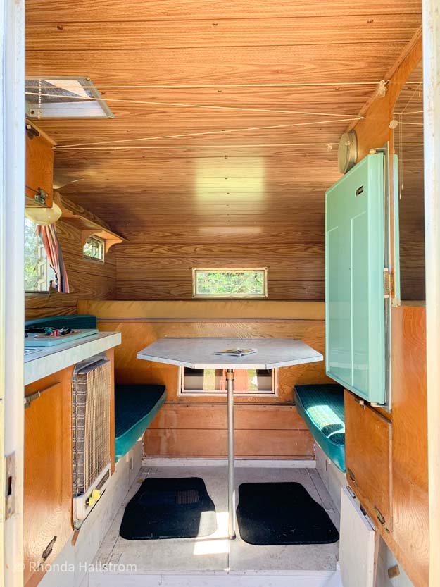 Camper Trailer Fixer Upper |camper reno|camper renovation|trailer reno|trailer renovation|diy fixer upper|fixer upper|diy trailer|update trailer|trailer update|shabby chic trailer|gypsy trailer|shabby chic|caravan|caravan reno|farmhouse style|modern farmhouse|HallstromHome