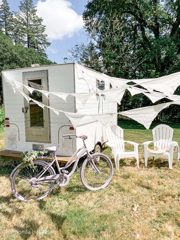 Camper Trailer Fixer Upper |camper reno|camper renovation|trailer reno|trailer renovation|diy fixer upper|fixer upper|diy trailer|update trailer|trailer update|shabby chic trailer|gypsy trailer|shabby chic|caravan|caravan reno|farmhouse style|modern farmhouse|HallstromHome