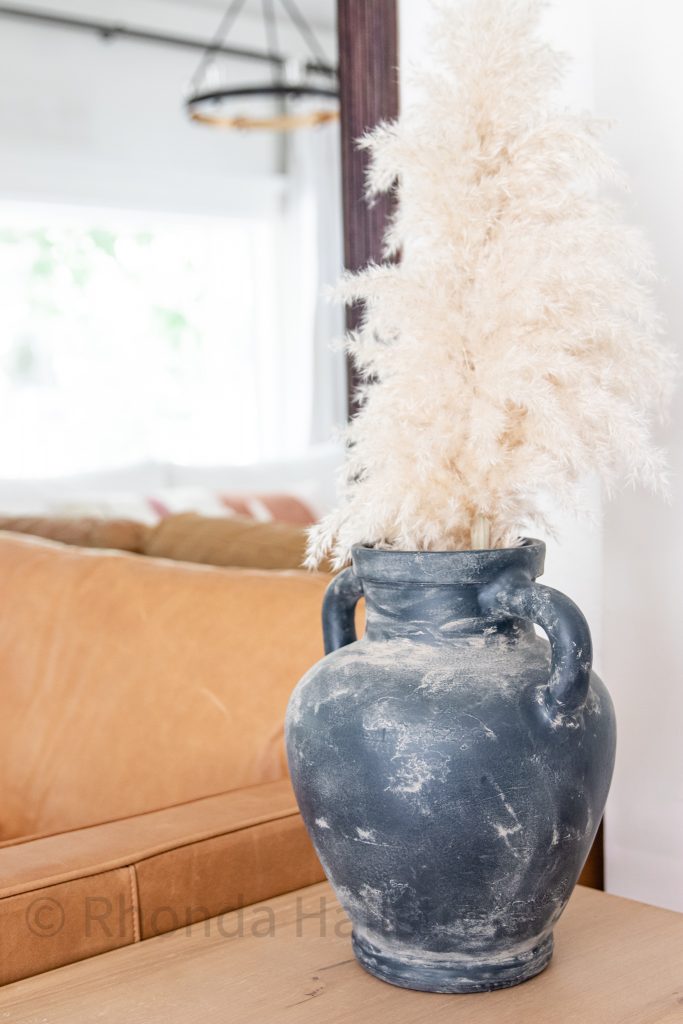 Modern Farmhouse Mud Paint Vases |mud vase|diy mud vase|painted vase|painting diy|mud vase tutorial|diy aged pots|diy found pottery|diy textured vase|textured vase|diy mud vase farmhouse|farmhouse diy|modern farmhouse|Hallstrom Home