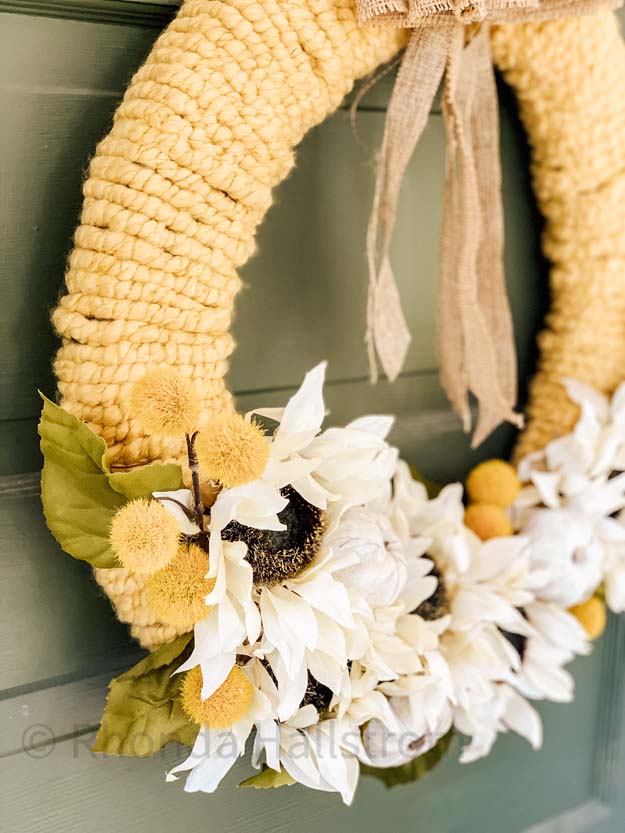 Fall Yarn Wreath Tutorial |Yarn Wreath|Fall Wreath|DIY Yarn Wreath|Sunflower Wreath|DIY Fall Wreath|Easy Wreath DIY|Wreath Tutorial|Farmhouse Wreath|Fall Farmhouse|Fall Decor|Hallstrom Home