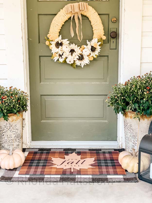Fall Yarn Wreath Tutorial |Yarn Wreath|Fall Wreath|DIY Yarn Wreath|Sunflower Wreath|DIY Fall Wreath|Easy Wreath DIY|Wreath Tutorial|Farmhouse Wreath|Fall Farmhouse|Fall Decor|Hallstrom Home