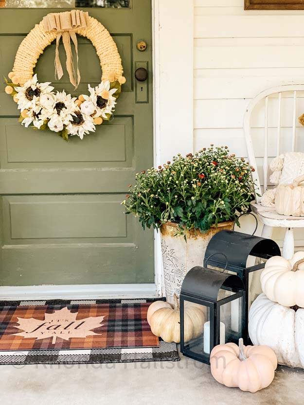 Fall Yarn Wreath Tutorial |Yarn Wreath|Fall Wreath|DIY Yarn Wreath|Sunflower Wreath|DIY Fall Wreath|Easy Wreath DIY|Wreath Tutorial|Farmhouse Wreath|Fall Farmhouse|Fall Decor|Hallstrom Home