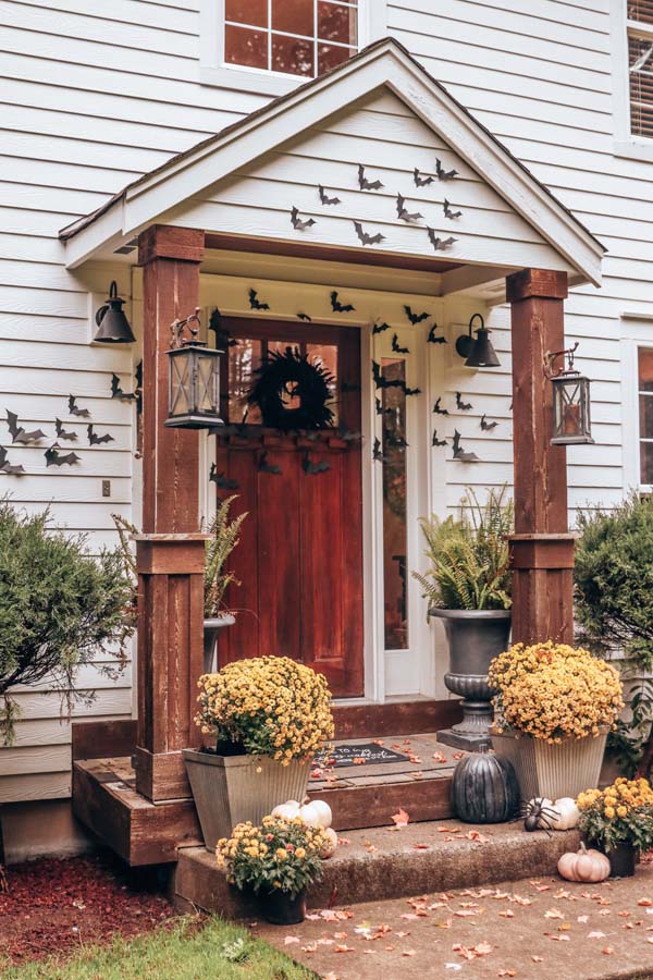 Halloween Bat Porch Decor with Printable |diy your porch|bat printables|halloween porch|spooky halloween|bat printables|cricut machine bats|farmhouse halloween|outdoor bat decorations|halloween diy|easy halloween diy|halloween porch with bats|Hallstrom Home