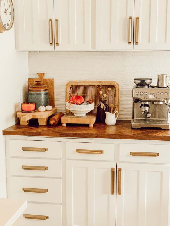 Fall Kitchen Decor on a Budget |fall on a budget|decor budget|fall kitchen tour|fall home tour|fall decor|budget decorating|budget friendly decor|farmhouse style|fall farmhouse|fall budget tips|Hallstrom Home